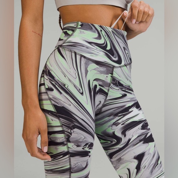 Lululemon Base Pace High-Rise Crop 23" Size 14 Paint Glide Warp Multi - Picture 10 of 10